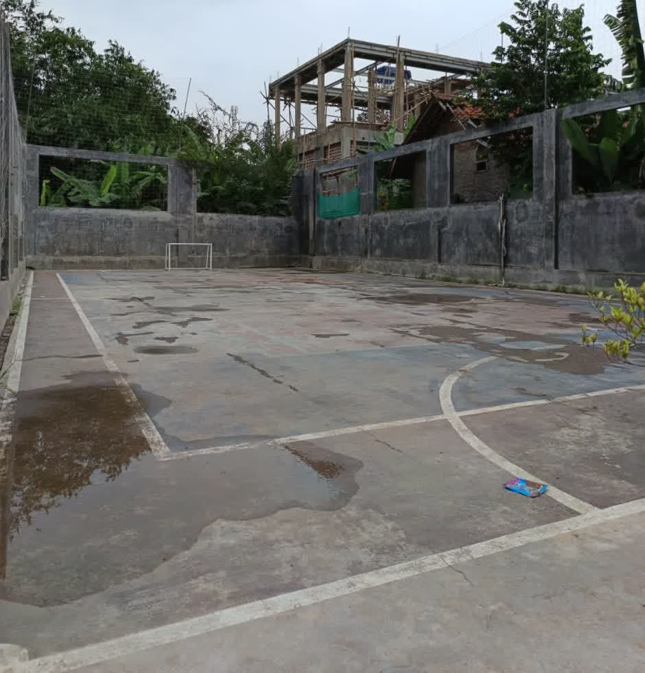 Lapangan Dan Area Bermain Yang Luas