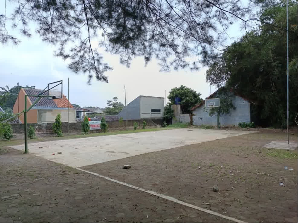 Lapangan Dan Area Bermain Yang Luas